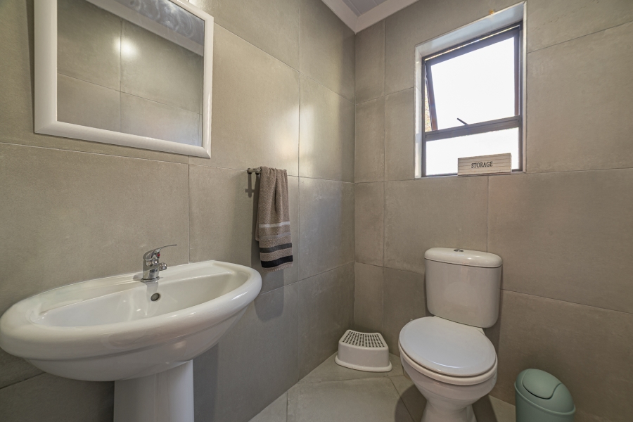 3 Bedroom Property for Sale in Dwarswegstrand Western Cape